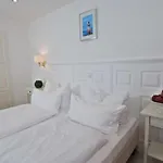Wohlfuehlhotel Hoern Diek Garni Mit Schwimmbad ホテル *