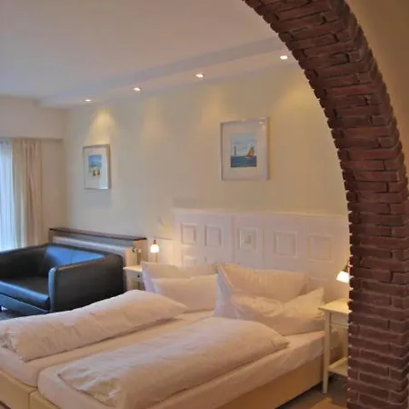 Hotel Wohlfuehlhotel Hoern Diek Garni Mit Schwimmbad *