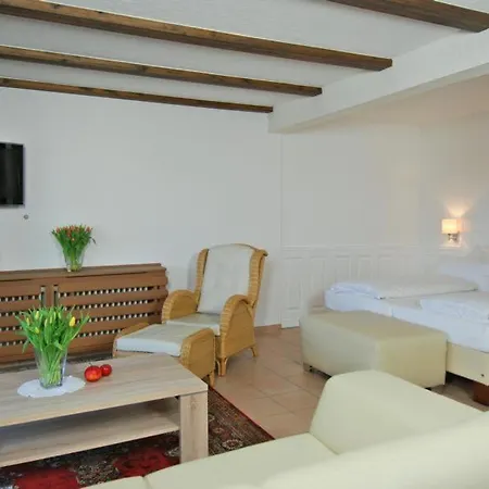 Wohlfuehlhotel Hoern Diek Garni Mit Schwimmbad מלון