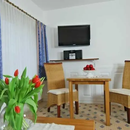 Wohlfuehlhotel Hoern Diek Garni Mit Schwimmbad * Bensersiel