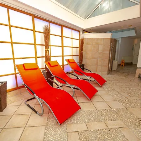מלון Wohlfuehlhotel Hoern Diek Garni Mit Schwimmbad