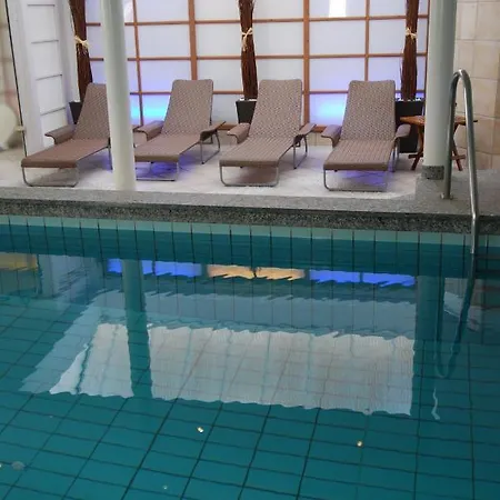 Wohlfuehlhotel Hoern Diek Garni Mit Schwimmbad מלון