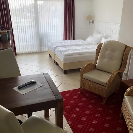 Wohlfuehlhotel Hoern Diek Garni Mit Schwimmbad * בנסרסיל