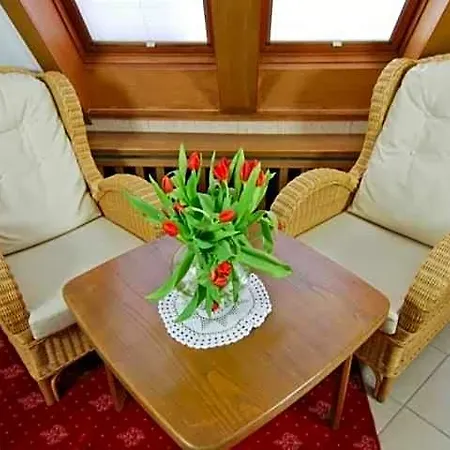 Wohlfuehlhotel Hoern Diek Garni Mit Schwimmbad فندق بينسيرسيال
