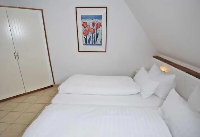 Wohlfuehlhotel Hoern Diek Garni Mit Schwimmbad Бензерзиль