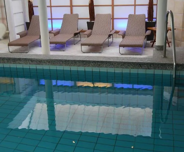 Wohlfuehlhotel Hoern Diek Garni Mit Schwimmbad Отель