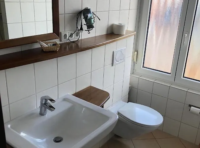 Wohlfuehlhotel Hoern Diek Garni Mit Schwimmbad Отель Бензерзиль